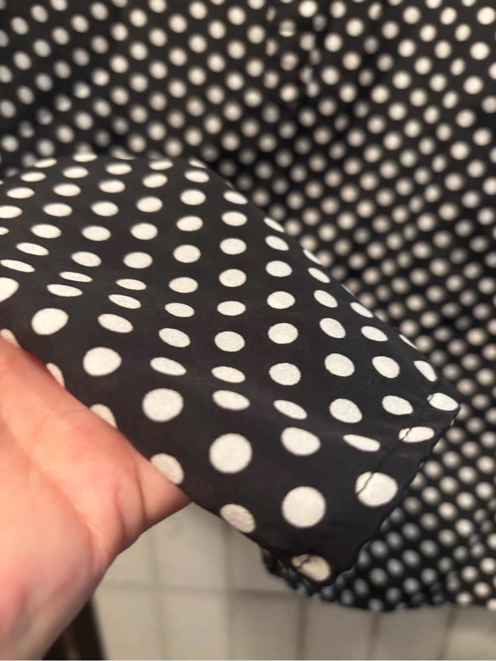 ICONE by Simons Black & White Polka Dot Sleeveless Top - Picture 4 of 6